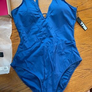Women’s TA3 2XL blue suit